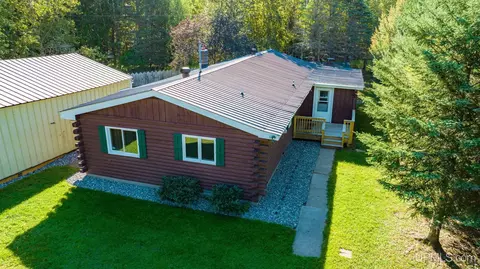 1479 County Rd 424, Crystal Falls, MI 49920