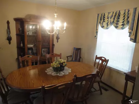 Dining - 800 N Roessler, Monroe, MI 48162 photo 2 of 2