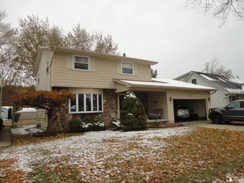 Exterior - 800 N Roessler, Monroe, MI 48162 photo 3 of 8