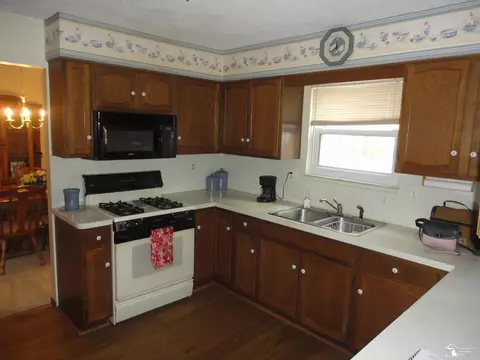 Kitchen - 800 N Roessler, Monroe, MI 48162 photo 1 of 2