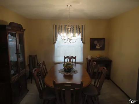 Dining - 800 N Roessler, Monroe, MI 48162 photo 1 of 2