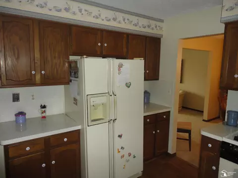 Kitchen - 800 N Roessler, Monroe, MI 48162 photo 2 of 2