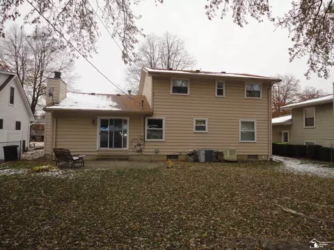 Exterior - 800 N Roessler, Monroe, MI 48162 photo 4 of 8