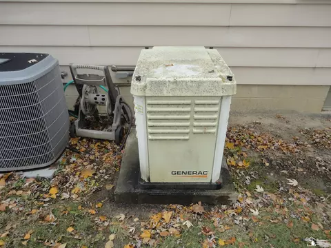 Exterior - 800 N Roessler, Monroe, MI 48162 photo 5 of 8