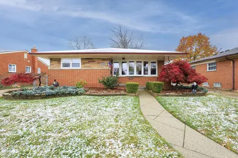 8446 Francine, Warren, MI 48093