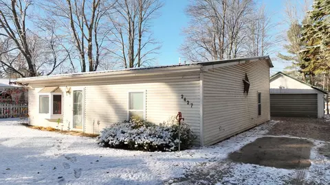 2427 Courtney, Harrison, MI 48625