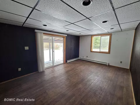 Living - 8832 Ormes, Vassar, MI 48768 photo 4 of 4