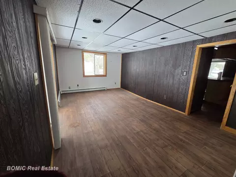 Living - 8832 Ormes, Vassar, MI 48768 photo 3 of 4