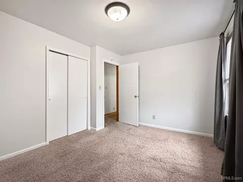 Bedroom - 2122 S 3rd, Escanaba, MI 49829 photo 5 of 5