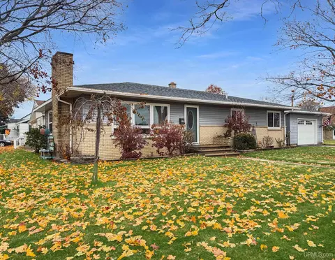 Exterior - 2122 S 3rd, Escanaba, MI 49829 photo 3 of 4