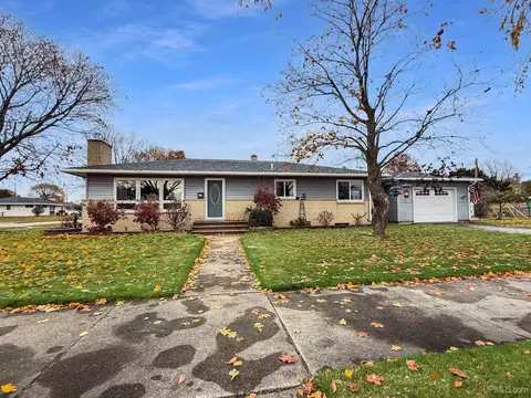 2122 S 3rd, Escanaba, MI 49829