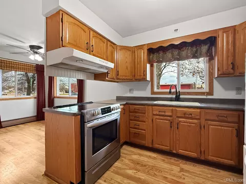 Kitchen - 2122 S 3rd, Escanaba, MI 49829 photo 2 of 3