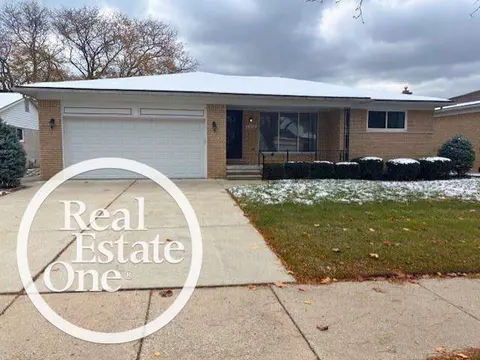 22506 Corteville, Saint Clair Shores, MI 48081