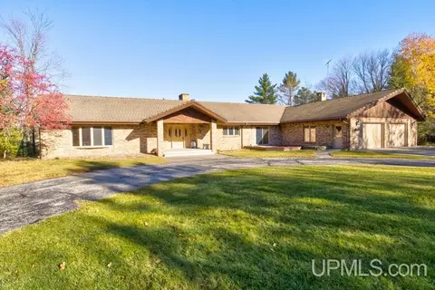 W6349 Greenwood, Spalding, MI 49886