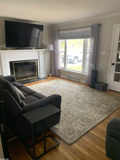 21200 Outer, Dearborn, MI 48124 photo 6