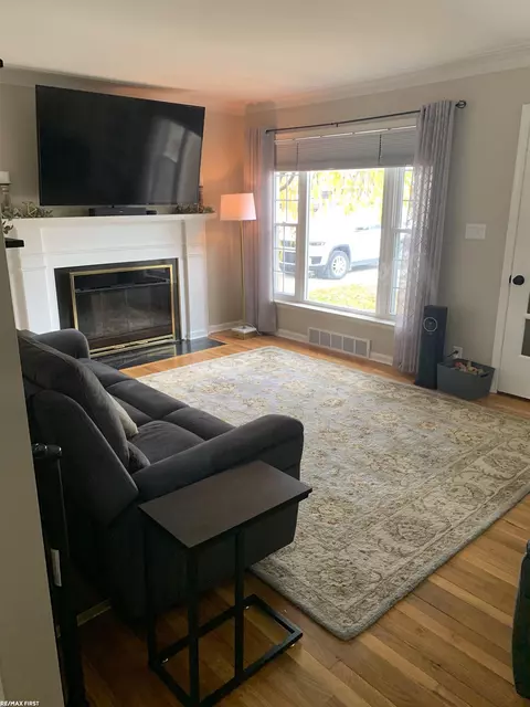 21200 Outer, Dearborn, MI 48124 photo 3