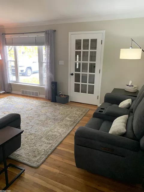 21200 Outer, Dearborn, MI 48124 photo 5
