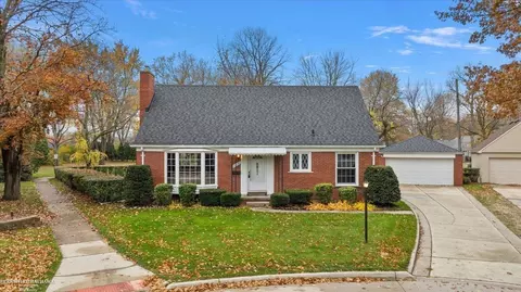 Exterior - 20040 Baltree, Grosse Pointe Woods, MI 48236 photo 4 of 5