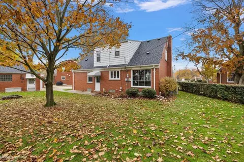 Exterior - 20040 Baltree, Grosse Pointe Woods, MI 48236 photo 3 of 5