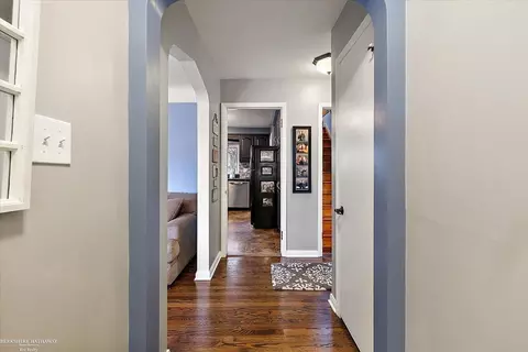 Entry Way - 20040 Baltree, Grosse Pointe Woods, MI 48236 photo 2 of 3