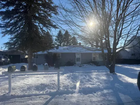133 W 2nd, Gladwin, MI 48624 photo 3