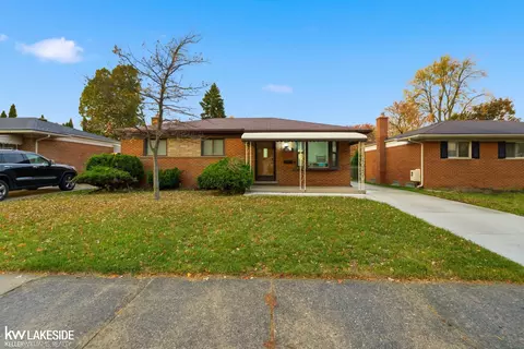 8385 Helen, Center Line, MI 48015
