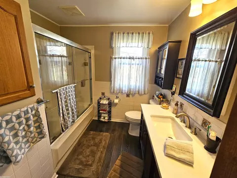 Bath - 17535 Doris, Fraser, MI 48026 photo 1 of 1