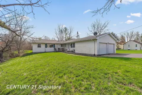 256 River, Thomas, MI 48609