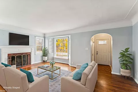 Living - 2313 Brookside, Flint, MI 48503 photo 2 of 3