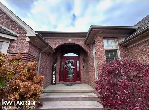 51861 Blue Spruce, Macomb, MI 48042