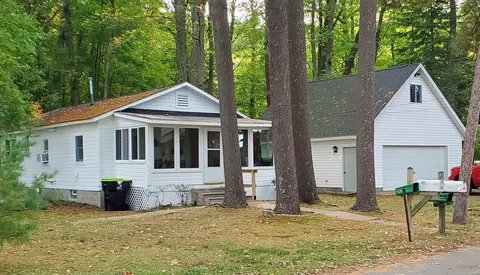 108 Warren, East Tawas, MI 48730