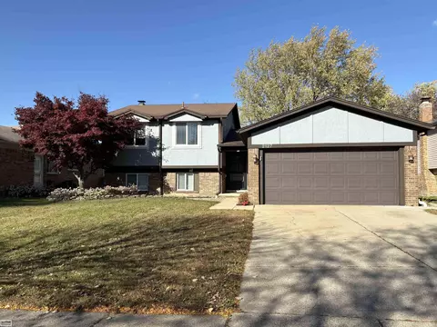 2127 Hopkins Dr, Sterling Heights, MI 48310
