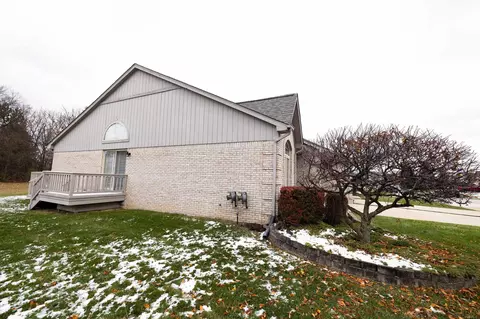 15955 Bentley Cir, Macomb, MI 48044 photo 6