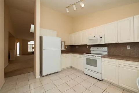 15955 Bentley Cir, Macomb, MI 48044 photo 18