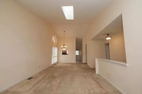15955 Bentley Cir, Macomb, MI 48044 photo 12