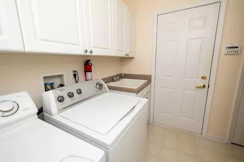 15955 Bentley Cir, Macomb, MI 48044 photo 34