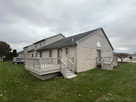 15955 Bentley Cir, Macomb, MI 48044 photo 7
