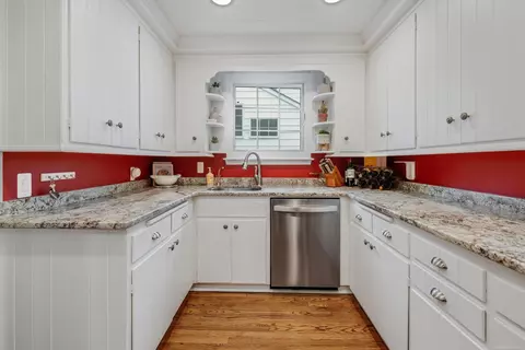Kitchen - 265 Williams, Grosse Pointe Farms, MI 48236 photo 2 of 4