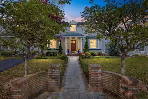 Exterior - 265 Williams, Grosse Pointe Farms, MI 48236 photo 3 of 8