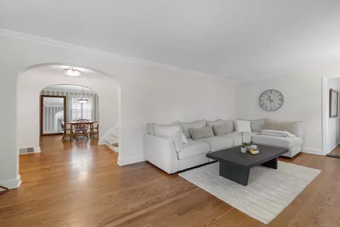 Living - 265 Williams, Grosse Pointe Farms, MI 48236 photo 2 of 5