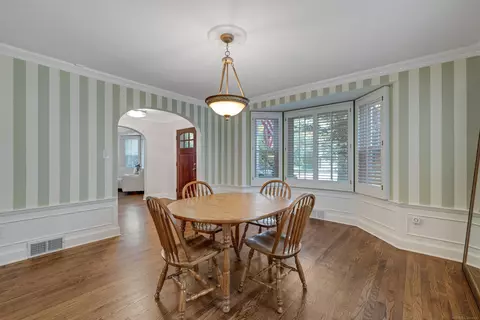 Dining - 265 Williams, Grosse Pointe Farms, MI 48236 photo 2 of 3