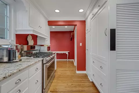 Kitchen - 265 Williams, Grosse Pointe Farms, MI 48236 photo 4 of 4