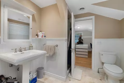 Bath - 265 Williams, Grosse Pointe Farms, MI 48236 photo 2 of 7