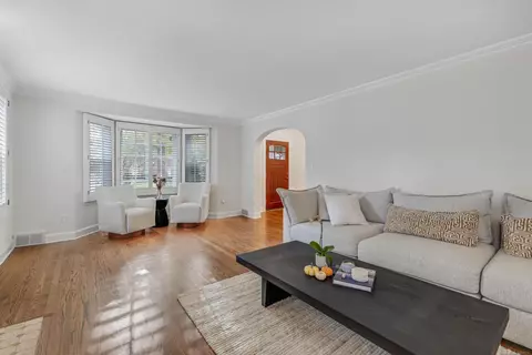 Living - 265 Williams, Grosse Pointe Farms, MI 48236 photo 3 of 5