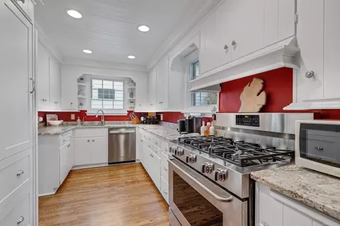 Kitchen - 265 Williams, Grosse Pointe Farms, MI 48236 photo 3 of 4