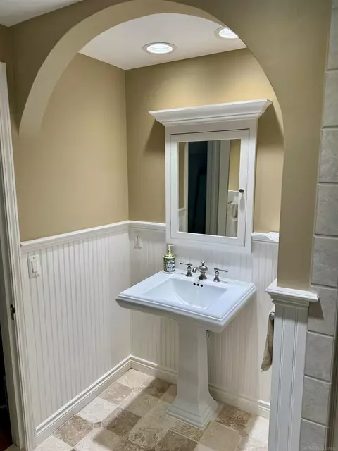Bath - 265 Williams, Grosse Pointe Farms, MI 48236 photo 3 of 7