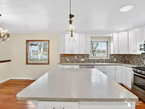 Kitchen - 1248 Valetta, Temperance, MI 48182 photo 5 of 9