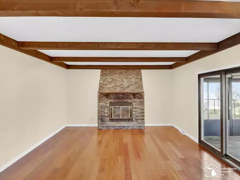 Living - 1248 Valetta, Temperance, MI 48182 photo 4 of 7