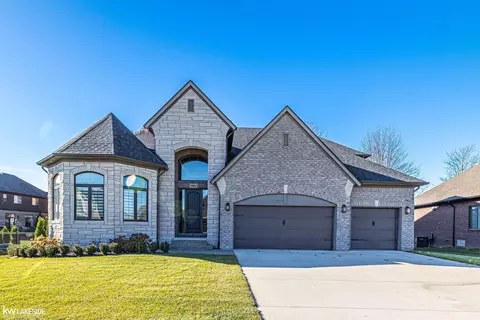 50011 N Anita Way, Macomb, MI 48044