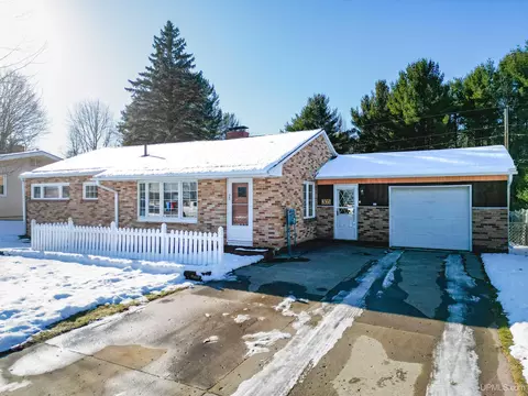 305 Lawrence, Ishpeming, MI 49849